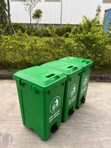 Thùng rác 40 lít đạp chân Kích thước: 40x31x57cm Có thể kết nối 2, 3 ,4 thùng vơi nhau