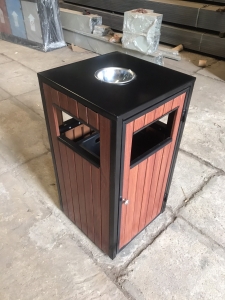 Thùng rác đơn ngoài trời A78-D.               Kích thước: 420x420x820mm